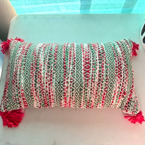 Cost Plus World Market Christmas Holiday Knit Tassel Lumbar Pillow Red Green - Picture 2 of 7
